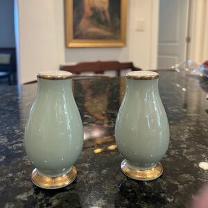 Heritage Green, 14ct  gold Vintage 50’s Salt and Pepper Set. USA Cottagecore